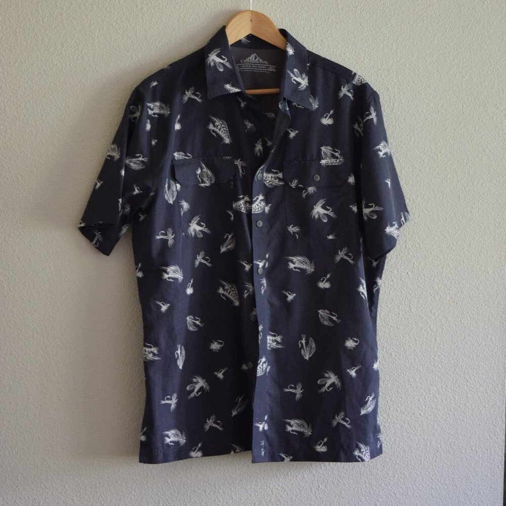 CROFT & BARROW Quick Dry Button-Down Shirt with Fishing Lure Pattern Size Medium